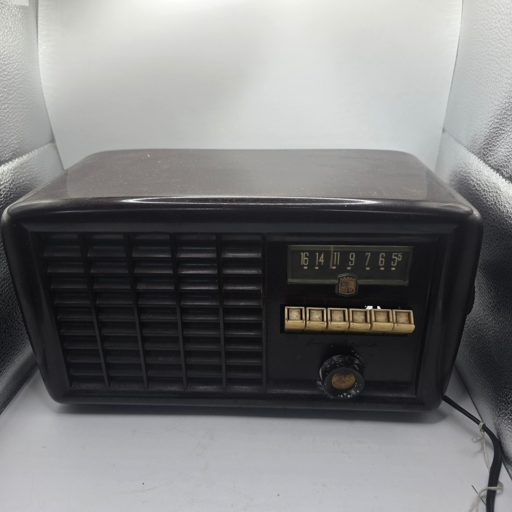 1951 Wards Airline 05BR-1536A Maroon Bakelite Tube Radio Works w Static
